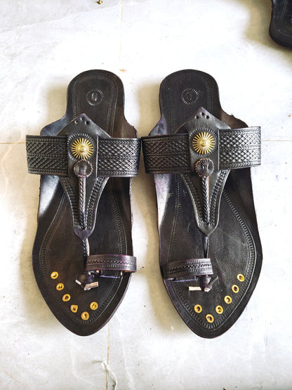 Black- Naral Pan Kolhapuri